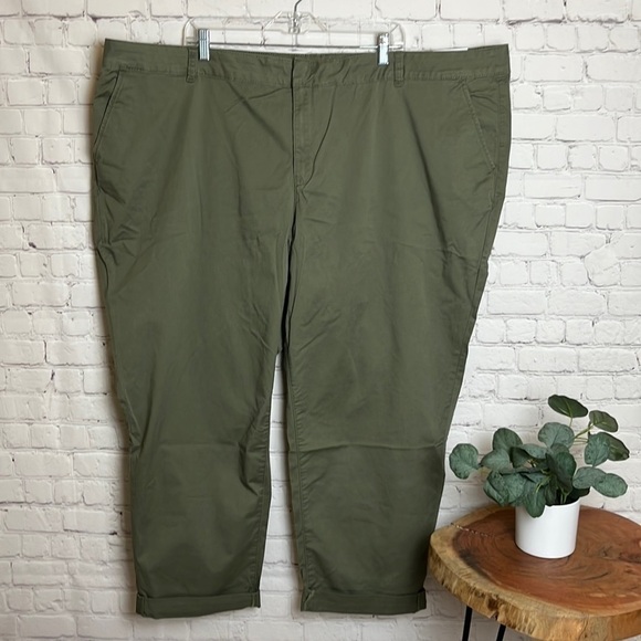 Lane Bryant Girlfriend Chino Style Pants in Green - Picture 1 of 13